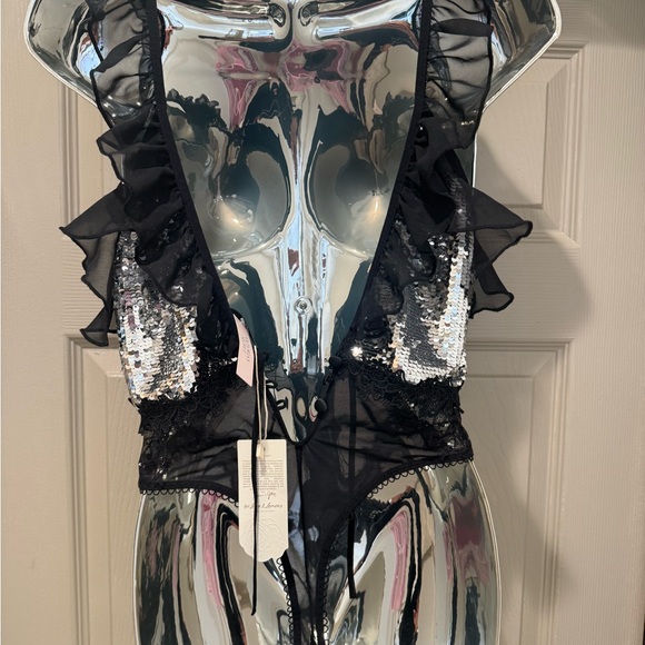 Black and Silver Sequin Bodysuit - Picture 4 of 8